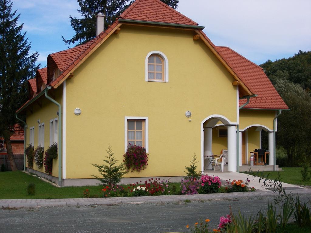 Julianna Panzio Hotel Felsőszölnök Zewnętrze zdjęcie